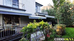 Trzy markizy na balkonie/tarasie